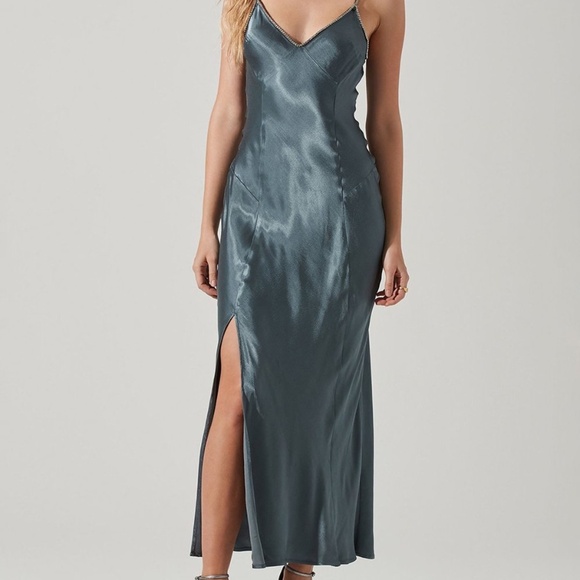 NWT ASTR the Label KATHLEEN SATIN EMBELLISHED MAXI DRESS SZ XS - Picture 1 of 7